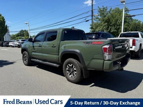 Used 2022 Toyota Tacoma TRD Off-Road AWD/4WD image 16