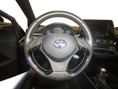 Used 2022 Toyota C-HR Nightshade image 12