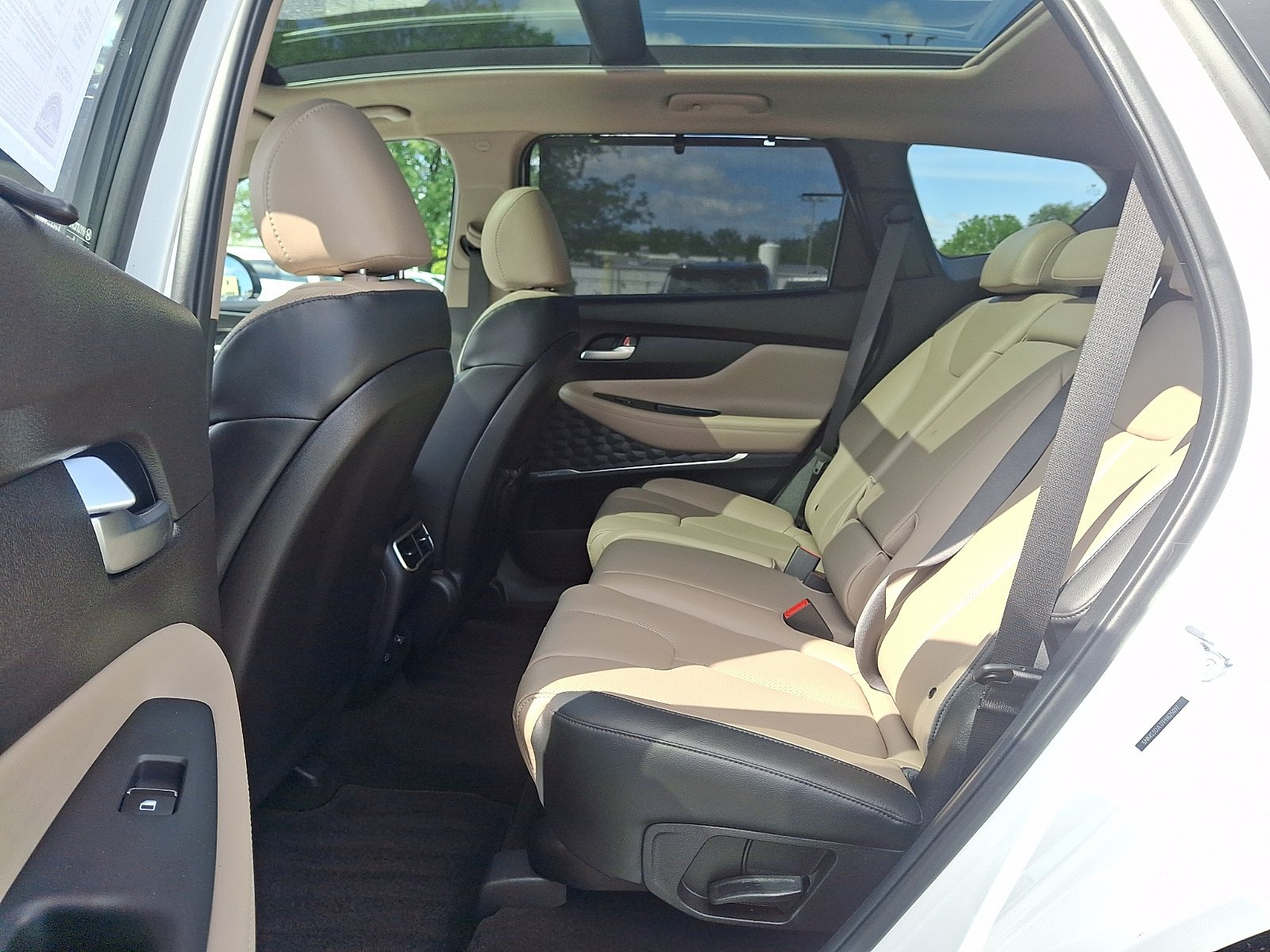 Certified 2023 Hyundai Santa Fe SEL w/ Premium Package AWD/4WD image 11