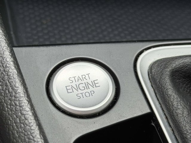 Certified 2023 Volkswagen Jetta SE FWD image 30