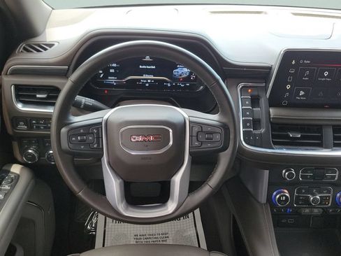 Used 2024 GMC Yukon XL SLT w/ SLT Luxury Package AWD/4WD image 12