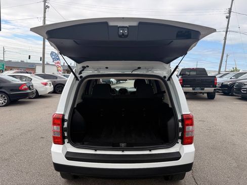 Used 2014 Jeep Patriot Latitude w/ All Weather Capability Group AWD/4WD image 24