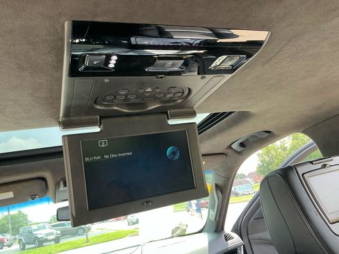 Used 2016 Cadillac Escalade Platinum AWD/4WD image 13