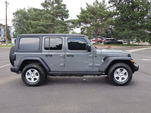 Used 2019 Jeep Wrangler Unlimited Sport S AWD/4WD image 3