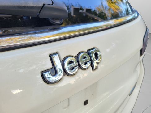 Used 2018 Jeep Compass Latitude w/ Cold Weather Group AWD/4WD image 32