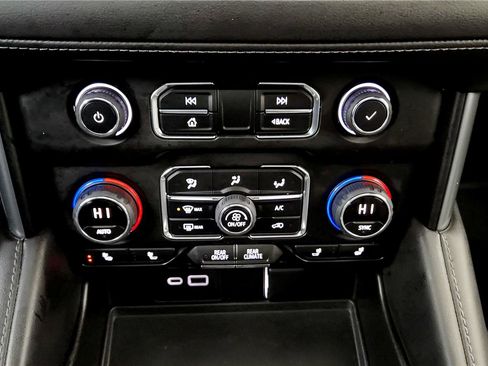 Used 2023 Chevrolet Tahoe LT image 38