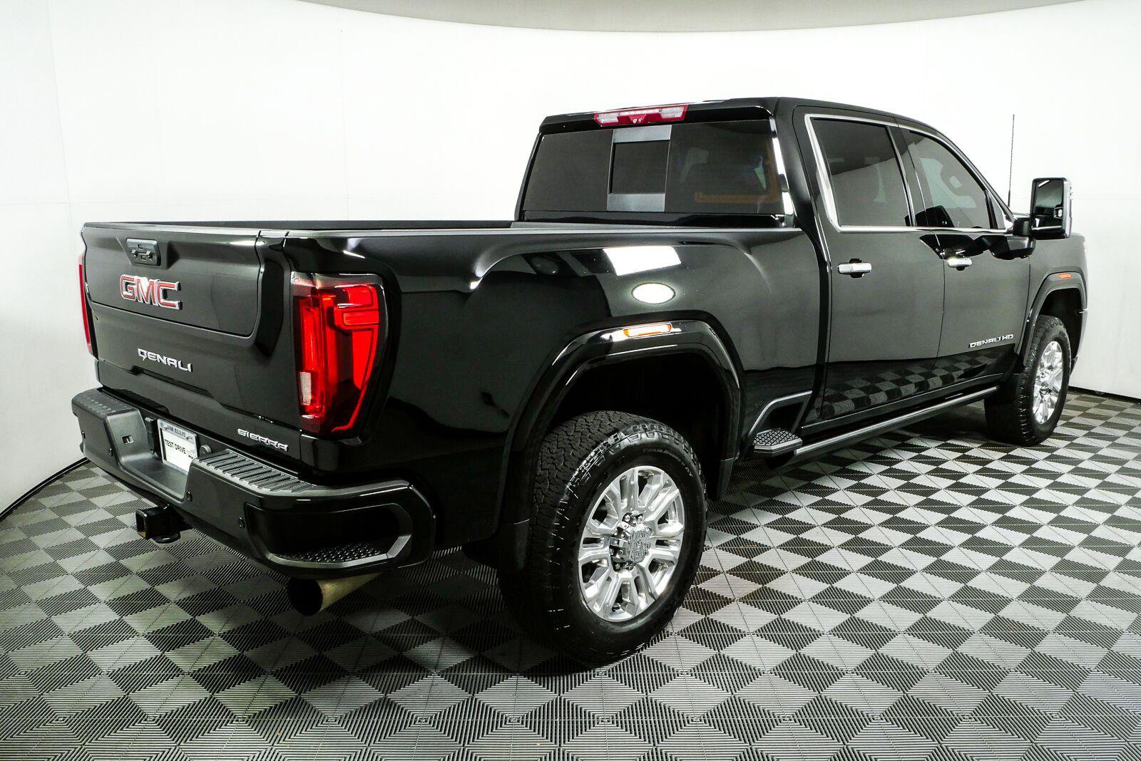Used 2023 GMC Sierra 2500 Denali w/ Denali Ultimate Package AWD/4WD image 3