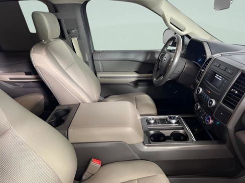 Used 2018 Ford Expedition Max XLT image 36