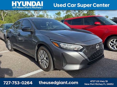 Used 2025 Nissan Sentra S image 4