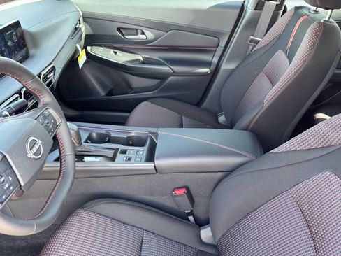 New 2026 Nissan Sentra SR w/ Floor Mat Package image 17