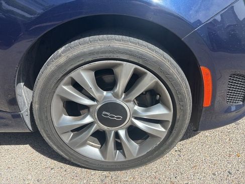 Used 2019 FIAT 500 Lounge FWD image 2