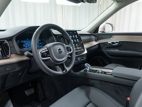 New 2026 Volvo XC90 B6 Plus image 12