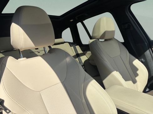 Used 2024 BMW X3 sDrive30i w/ Premium Package w/ZPA image 19