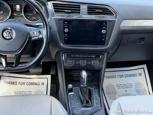 Used 2018 Volkswagen Tiguan SE AWD/4WD image 16