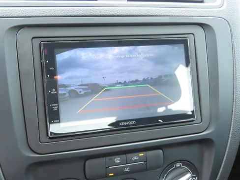 Used 2012 Volkswagen Jetta SE FWD image 29