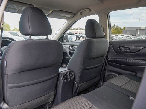 Used 2018 Nissan Rogue SV w/ Premium Package image 25