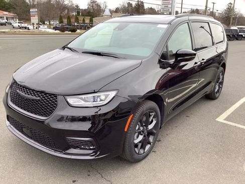 New 2026 Chrysler Pacifica Select image 4