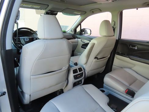 Used 2019 Honda Pilot Touring image 33