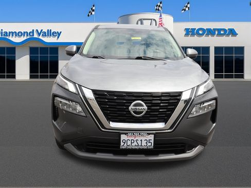 Used 2021 Nissan Rogue SV FWD image 2