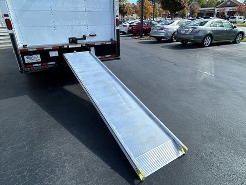 Used 2022 Ford E-350 and Econoline 350 Super Duty image 27