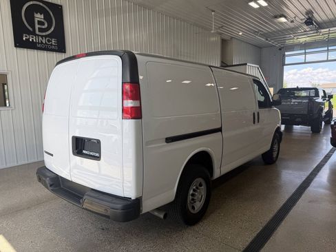Used 2021 Chevrolet Express 2500 w/ Driver Convenience Package RWD image 4