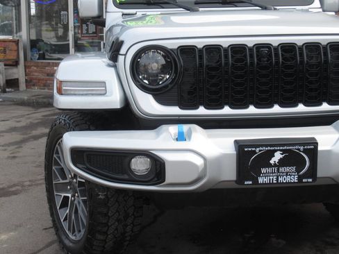 Used 2024 Jeep Wrangler High Altitude image 3