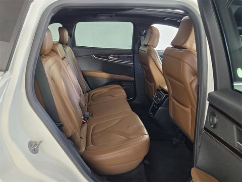 Used 2022 Lincoln Nautilus Reserve w/ Luxury Package image 17