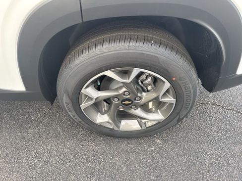 New 2026 Chevrolet Trax LT w/ Driver Confidence Package image 18