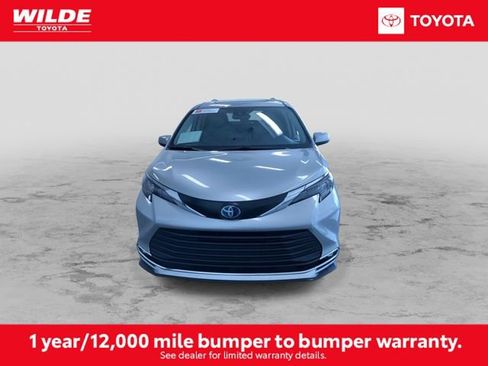 Certified 2024 Toyota Sienna XLE image 4