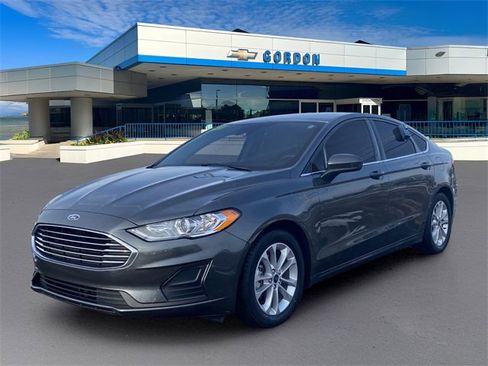 Used 2020 Ford Fusion SE image 1