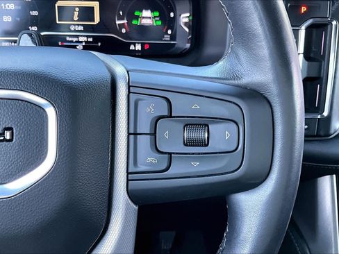 Used 2024 GMC Yukon Denali w/ Advanced Technology Package AWD/4WD image 25