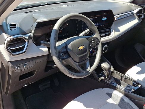 Used 2025 Chevrolet TrailBlazer LT FWD image 23