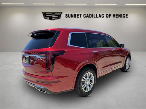 New 2025 Cadillac XT6 Luxury image 3