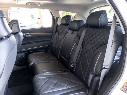 Used 2025 Genesis GV80 3.5T Prestige image 21