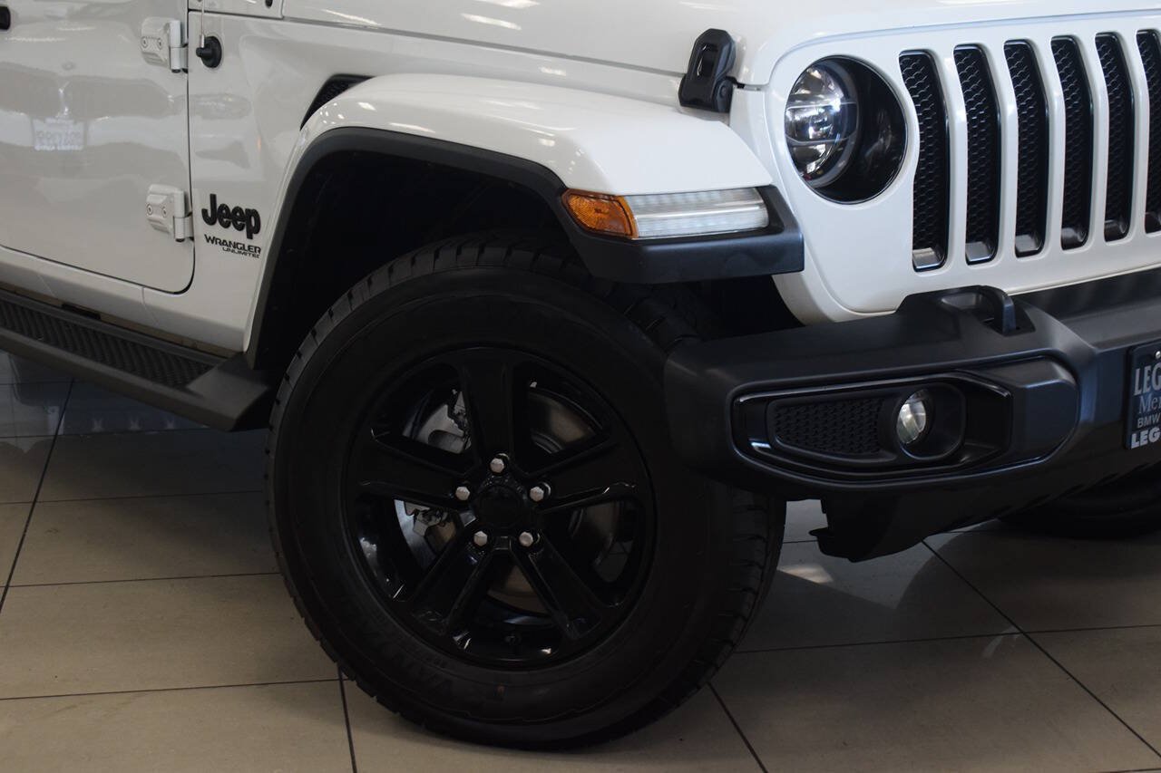 Used 2020 Jeep Wrangler Unlimited Sahara AWD/4WD image 4