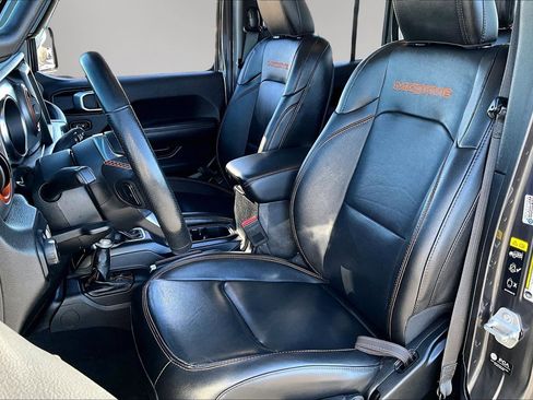 Used 2023 Jeep Gladiator Mojave w/ Cold Weather Group image 22