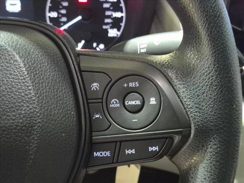 Used 2025 Toyota Corolla Cross L FWD image 17