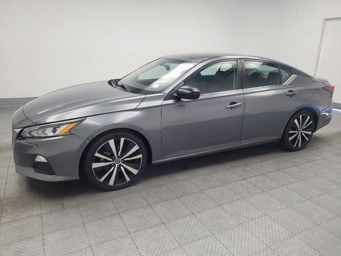 Used 2019 Nissan Altima 2.5 SR FWD image 2
