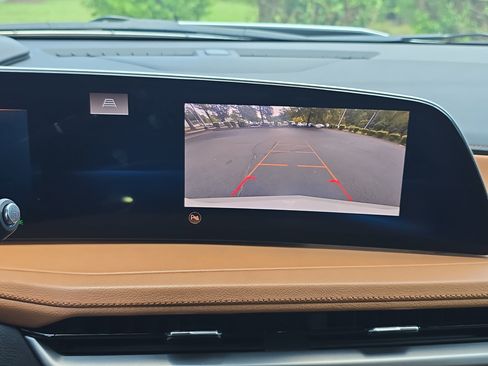Used 2024 Cadillac XT4 Premium Luxury w/ Technology Package FWD image 24