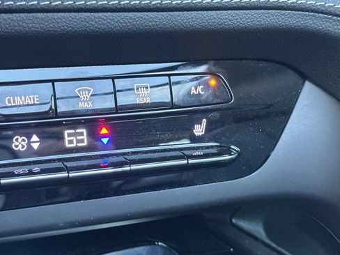 Used 2021 Buick Envision Essence FWD image 31