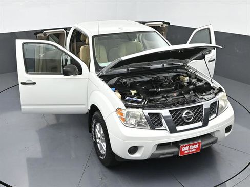 Used 2015 Nissan Frontier SV RWD image 46