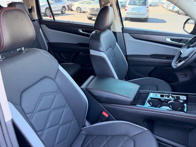 Certified 2024 Volkswagen Atlas Peak Edition SE AWD/4WD image 18