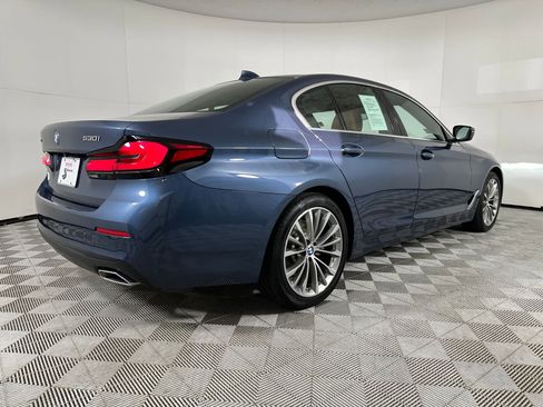 Used 2023 BMW 530i xDrive w/ Premium Package image 8