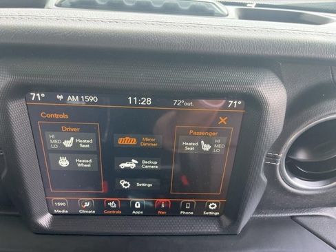 Used 2022 Jeep Wrangler Unlimited Sahara w/ Cold Weather Group AWD/4WD image 22
