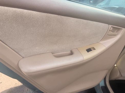 Used 2007 Toyota Corolla CE FWD image 9