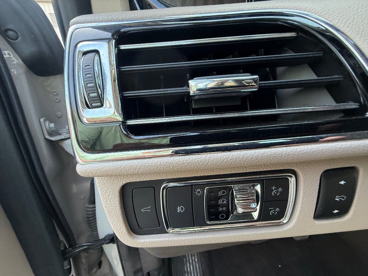 Used 2022 Lincoln Navigator Reserve AWD/4WD image 26