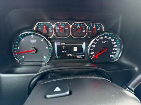 Used 2018 Chevrolet Suburban Premier image 31