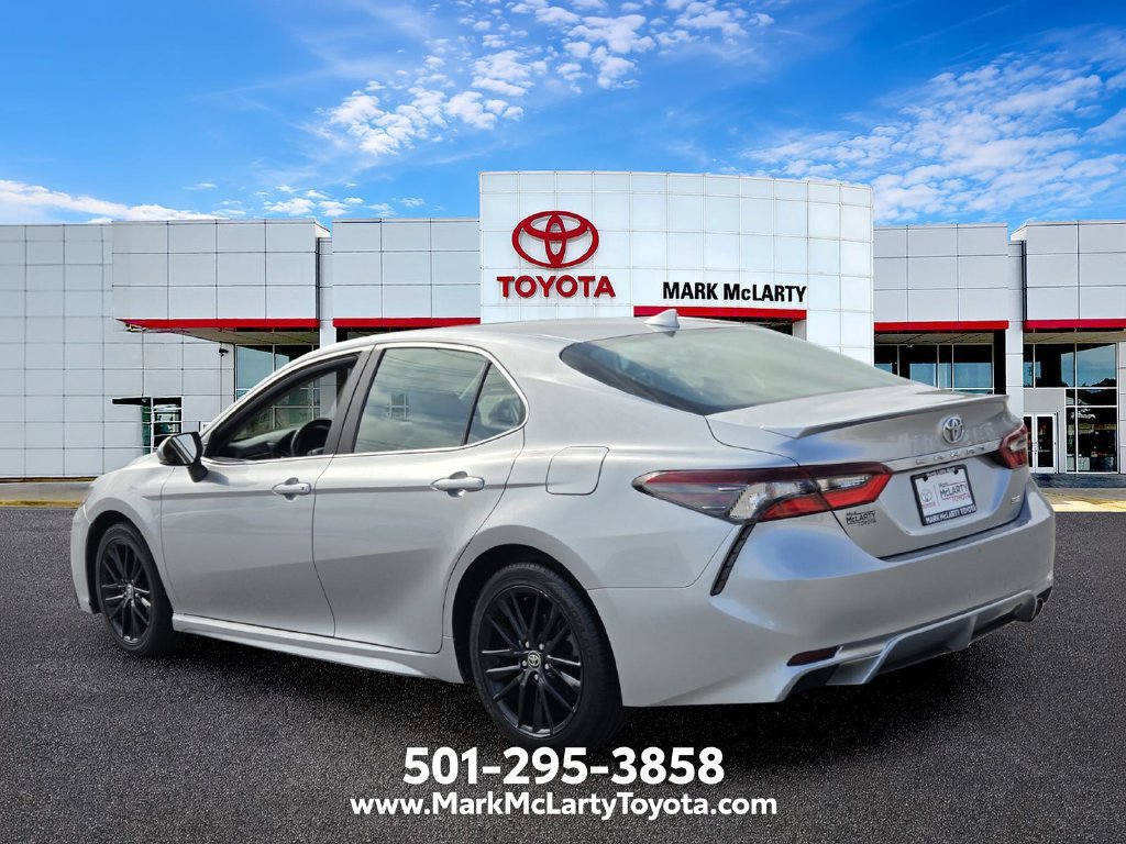 Used 2022 Toyota Camry SE FWD image 3