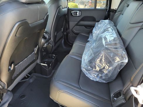 New 2025 Jeep Gladiator Sport image 13