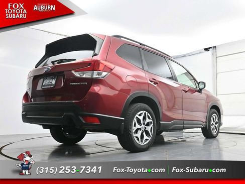 Used 2020 Subaru Forester Premium AWD/4WD image 23